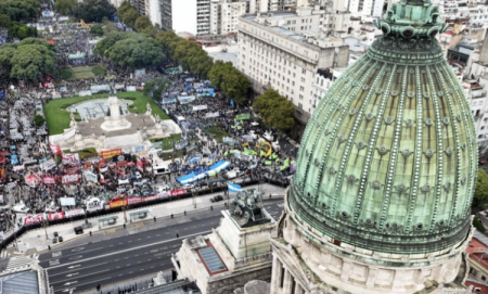 Más de US$ 500 millones se pierden en cada paro general en Argentina cuando se suman los gremios de transporte