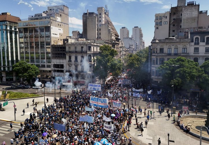 <p>Gremios marítimos de Argentina comienzan protesta contra reforma laboral, antes de huelga general del jueves</p>