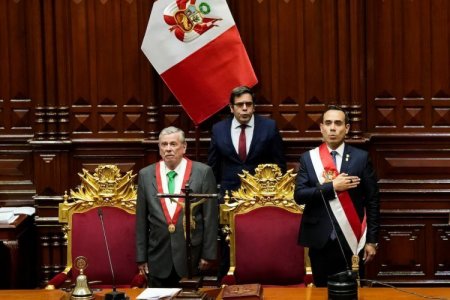 Tras la salida de José Jerí, expertos prevén impacto económico acotado en Perú pese a la inestabilidad política