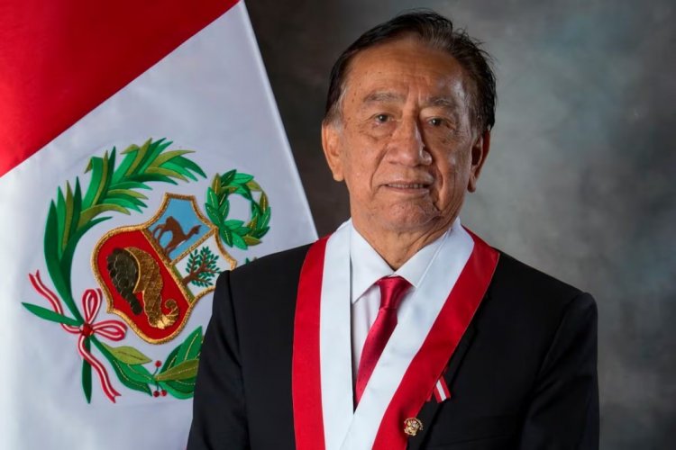 <p>Congreso de Perú designa al izquierdista José María Balcázar como Presidente interino tras destitución de Jerí</p>