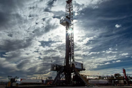 En medio del cierre de empresas en Argentina: ¿Vaca Muerta es suficiente para absorber el empleo industrial que se está perdiendo?