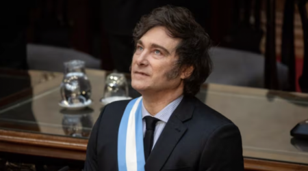 Pese al éxito legislativo: confianza en el Gobierno del Presidente Milei registra leve baja