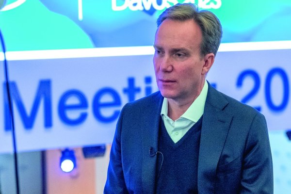 El jefe del Foro Económico Mundial, Børge Brende, renuncia por vínculos con Epstein