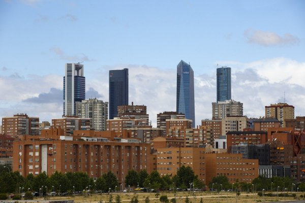 Compra una habitación: la venta de piezas en departamentos compartidos surge en España ante la crisis de vivienda ¿Sería una opción en Chile?
