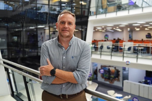 Guerra satelital toma forma: Amazon desafía a Starlink y prepara ofensiva en el mercado del internet satelital en América Latina