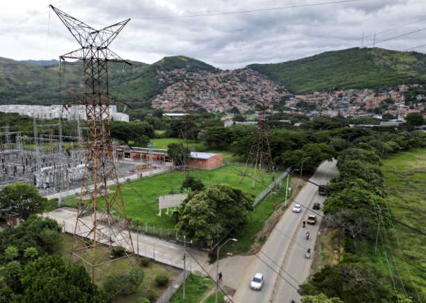 <p>Exministros de Comercio de Colombia y Ecuador piden desmontar aranceles de 50%</p>