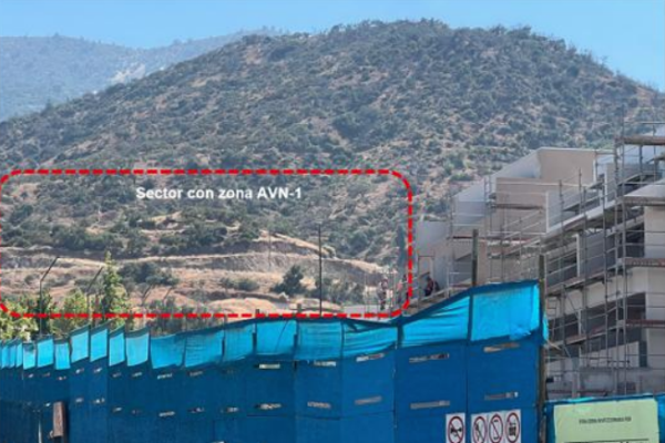 Guerra inmobiliaria en Lo Barnechea: municipio rechaza demanda de Enaco y grupo Hiller irrumpe en batalla legal por nuevo plan regulador