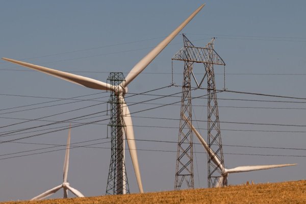 <p>GIP, de BlackRock, y EQT comprarán AES Corp en unos US$ 10.700 millones en efectivo</p>