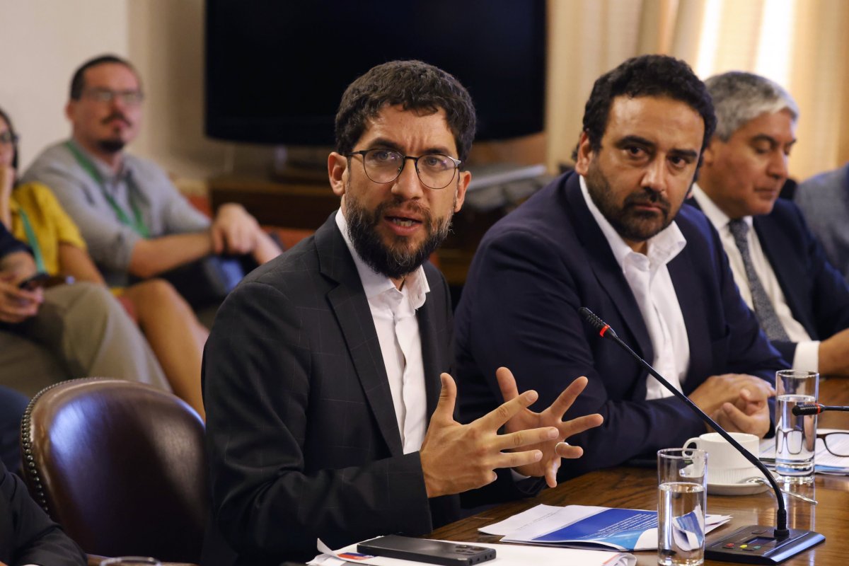 <p>El ministro Giorgio Boccardo durante la Comision de Trabajo. (Foto: Aton Chile)</p>