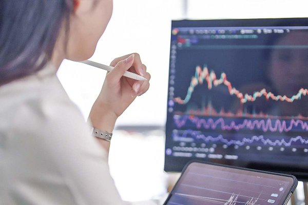 Renta 4 debuta en el mercado de fondos con instrumento enfocado en acciones chilenas