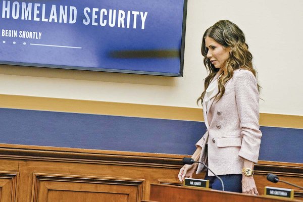 Donald Trump despide a su controvertida secretaria de Seguridad Nacional, Kristi Noem