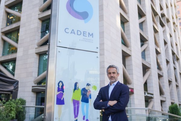 Nueva encuesta, cambio de oficinas y aterrizaje de exasesor del gobierno de Sebastián Piñera: el 2026 de Cadem