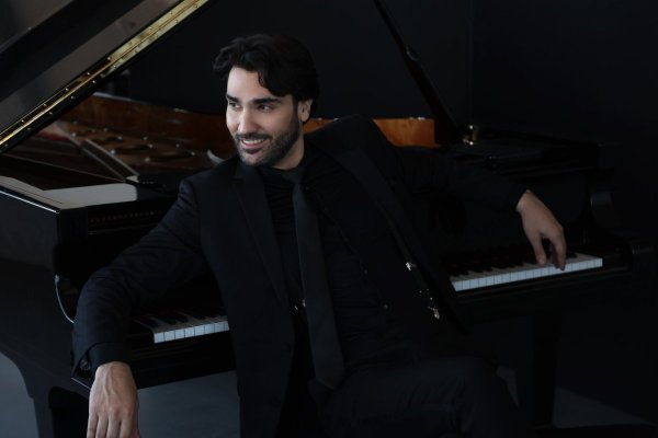 Jonathan Tetelman: El tenor chileno que conquistó la ópera internacional