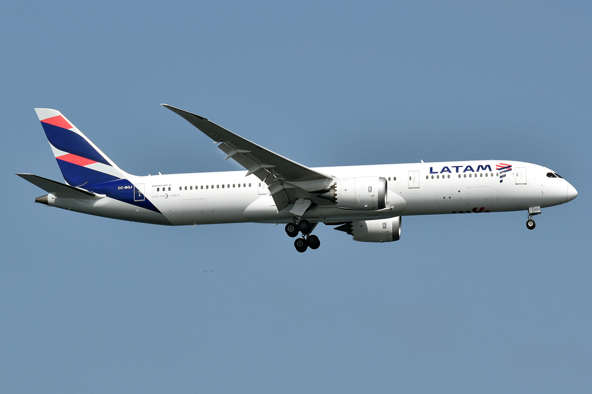 <p>Latam Airlines registra un alza interanual de 9,3% en su tráfico de pasajeros en febrero</p>