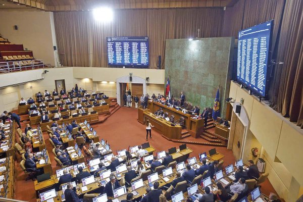 Oficialismo, DC y PDG suscriben acuerdo que le dará dos presidencias al partido de Parisi en la Cámara