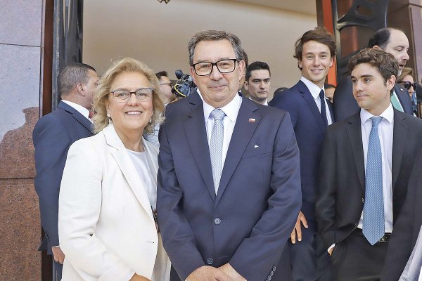 Fernando Barros arriba a Defensa: “Estamos por el desarrollo del ministerio”