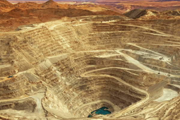 <p>Minera estadounidense inicia tramitación ambiental para ampliación de El Abra por US$ 7.500 millones, la inversión más grande del sector</p>