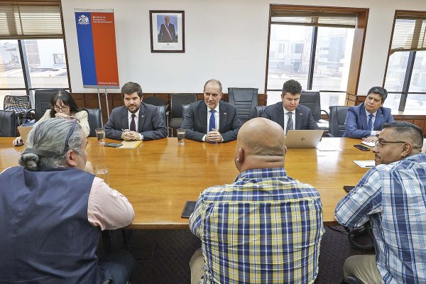 <p>Ministro De Grange adelanta que busca tener operativa la Ley Uber en “dos a tres meses”</p>