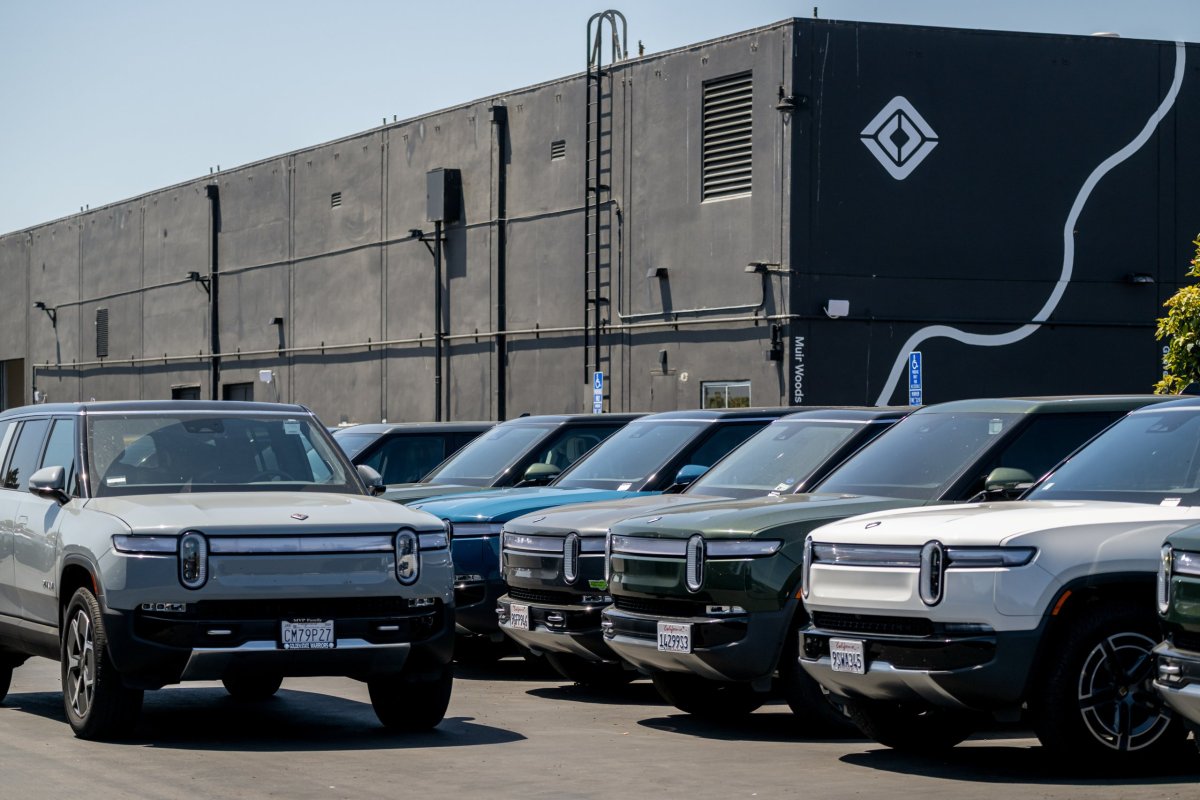 <p>Rivian compite en un mercado hasta ahora liderado por Tesla y Lucid en EEUU.</p>