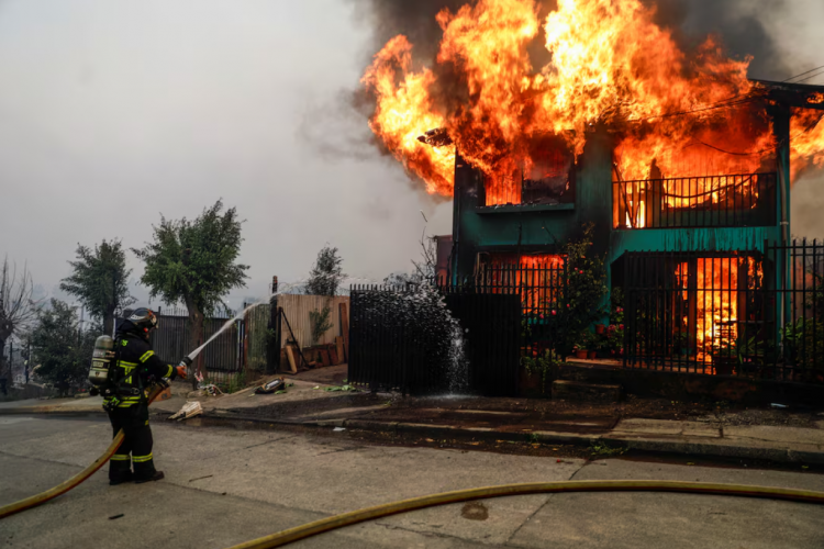 <p>Firecatch, la plataforma chilena de IA para incendios, exporta su modelo a Argentina y México y prueba piloto en Brasil</p>