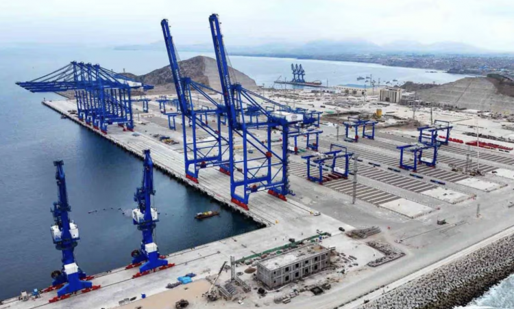 <p>Puerto peruano de Chancay registra pérdidas en su primer año de operación comercial</p>