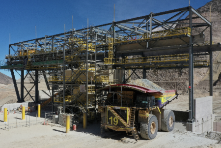 Mineros y Gobierno de Perú estarían preocupados por proyecto que reduce a la mitad plazo concesiones