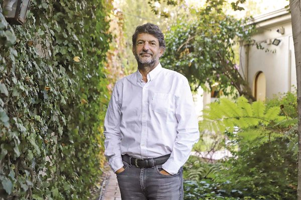Claudio Agostini, economista y académico de la Universidad Adolfo Ibáñez: “La pérdida de ingresos fiscales es segura una vez que bajan los impuestos”