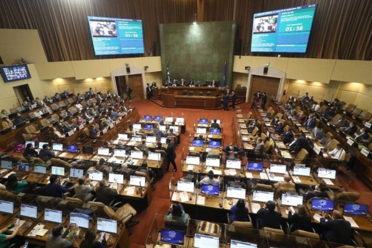 <p>Oficialismo pide comisión investigadora de la situación fiscal que heredó Boric a Kast</p>