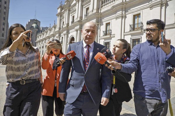 <p>El ministro de Hacienda, Jorge Quiroz, fue el gran protagonista de la jornada. Foto: Aton.</p>