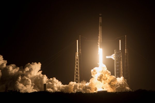 SpaceX buscaría recaudar un récord de más de US$ 70.000 millones en salida a bolsa
