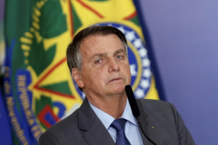 Tribunal brasileño impone a exPresidente Bolsonaro arresto domiciliario por motivos de salud.