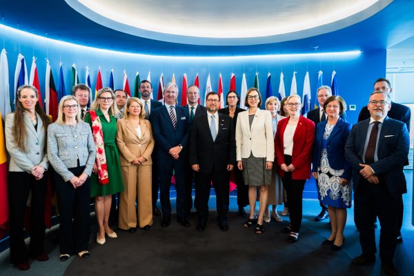 Pérez Mackenna impulsa agenda con la Unión Europea con foco en la diversificación comercial e hidrógeno verde