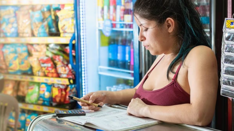 <p>Billeteras Yape y Plin dominan pagos en bodegas de Lima: 73% de ventas ya se realiza con estas apps</p>