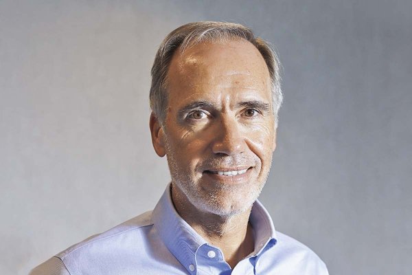Ostalé renuncia al directorio de Mallplaza y concreta su salida total del Grupo Falabella