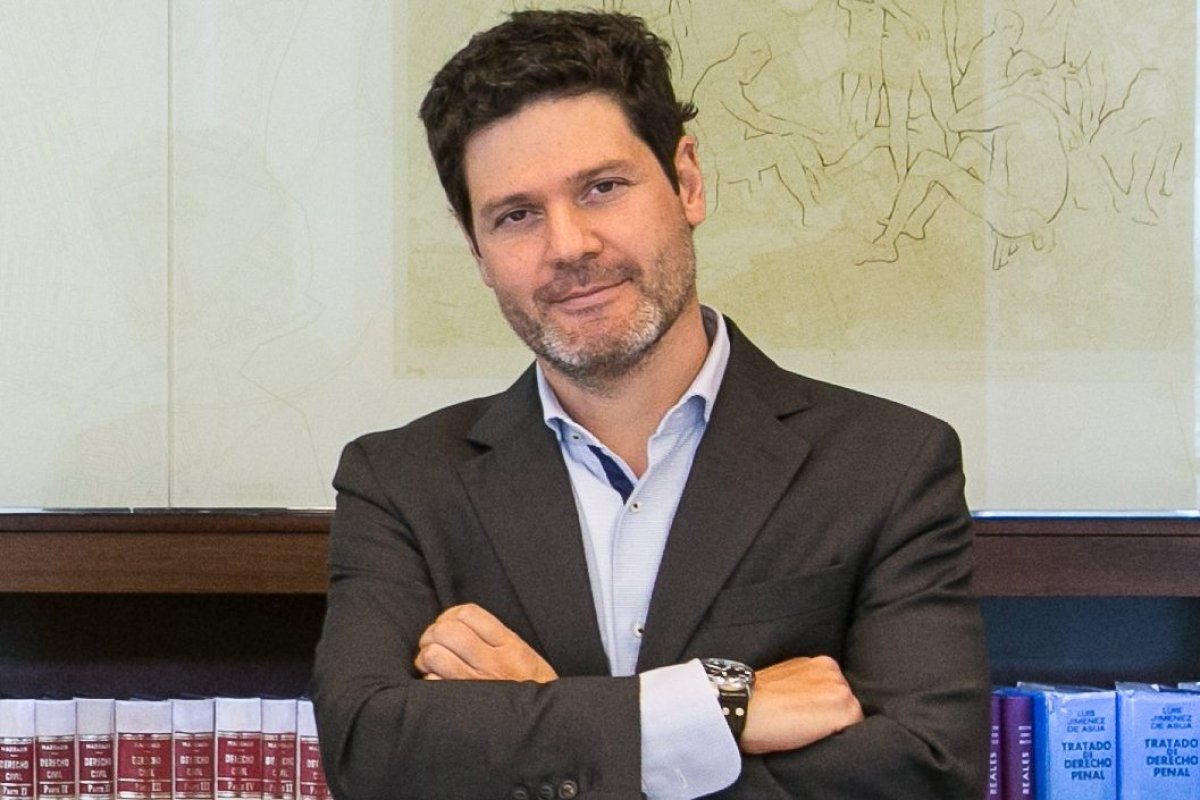 <p>Gobierno oficializa al abogado Cristián Muga como nuevo presidente del directorio de ENAP</p>