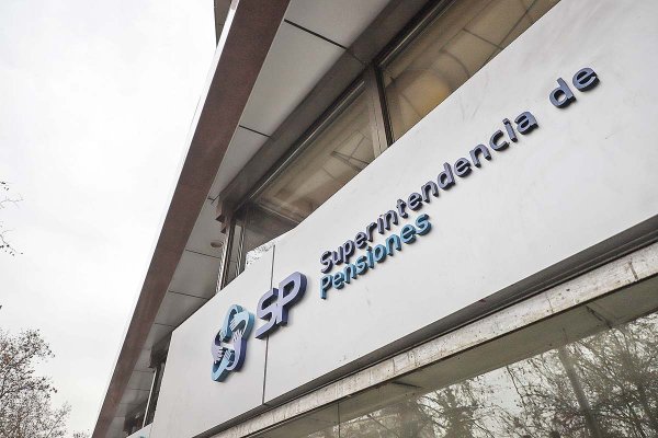 Los Atton (padre e hijo) aterrizan en el registro de directores del sistema previsional