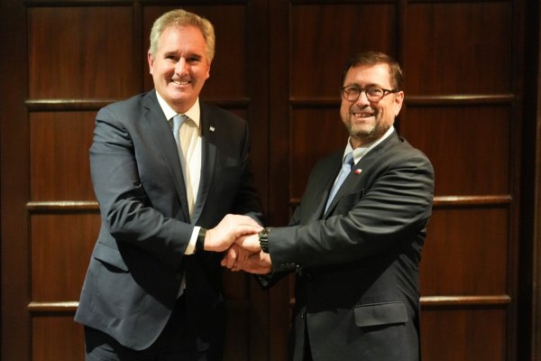Canciller se reune con su par de Argentina y acuerdan profundizar integración económica y agenda de inversiones