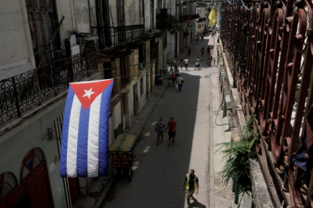 Petrolero ruso llega a Cuba y Moscú se compromete a apoyar a La Habana