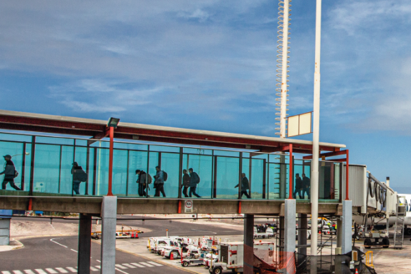 Fiscalía inicia investigación tras querella por fraude de seguros contra la concesionaria del Aeropuerto de Iquique