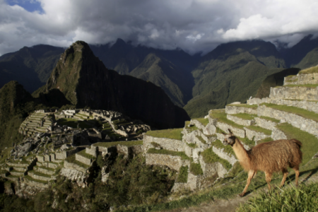 Suspenden tren a ciudadela de Machu Picchu en Perú por rotura de vía férrea debido a deslizamientos