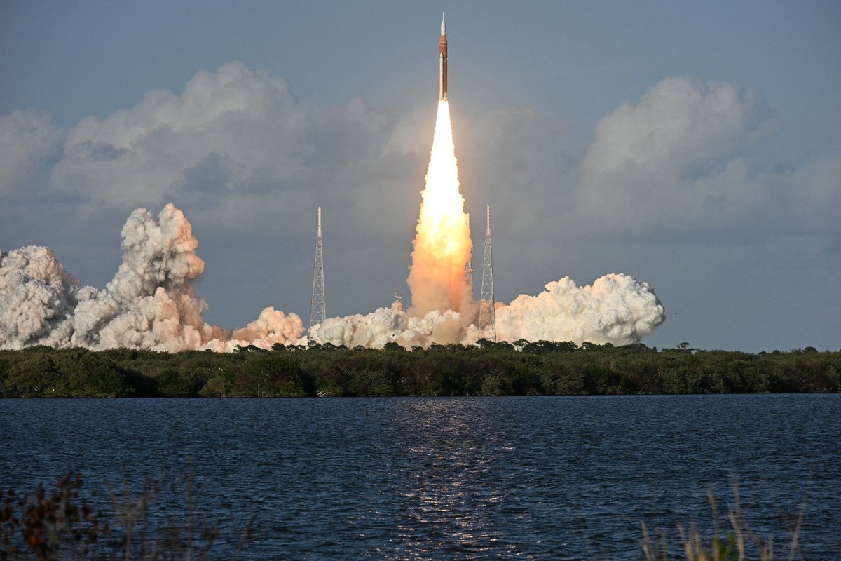 <p>Despega con éxito la histórica misión Artemis II: astronautas de la NASA van rumbo a la Luna</p>