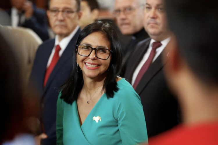 <p>Estados Unidos levanta las sanciones contra Delcy Rodríguez</p>