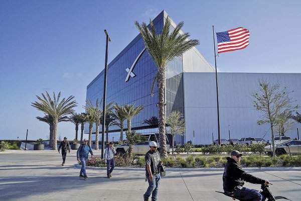 SpaceX presenta confidencialmente solicitud para IPO en medio de competencia con firmas de IA