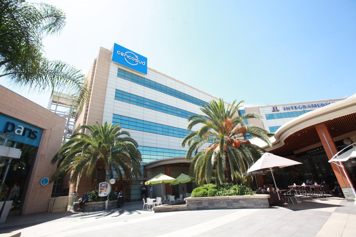 <p>Cencosud aprovecha la caída de tasas en UF y sale al mercado chileno con bonos por más de US$ 500 millones</p>