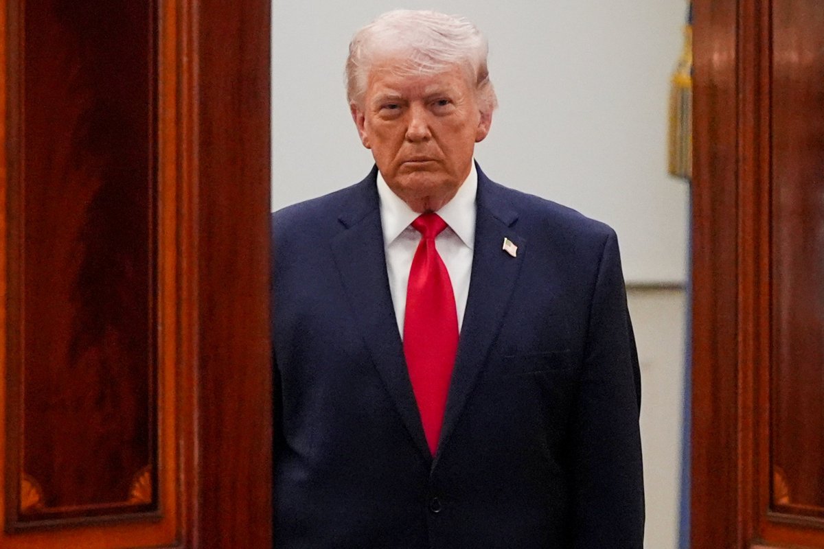 <p>Trump promete destruir las centrales eléctricas y los puentes de Irán a menos que reabra el estrecho de Ormuz</p>