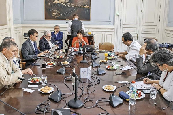La centroizquierda articula estrategia para enfrentar el proyecto de “reconstrucción” de Kast
