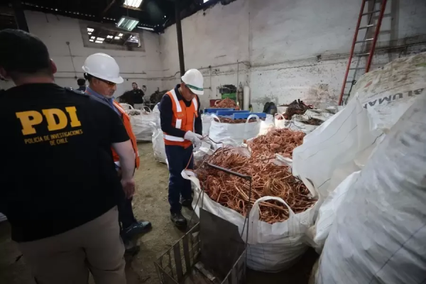<p>PDI desarticula red criminal dedicada al contrabando de cobre que habría movilizado más de $ 817 mil millones a China</p>