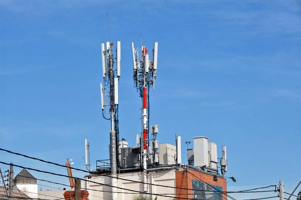 Gobierno retira de Contraloría dos decretos ingresados para regular Ley de Internet como servicio público