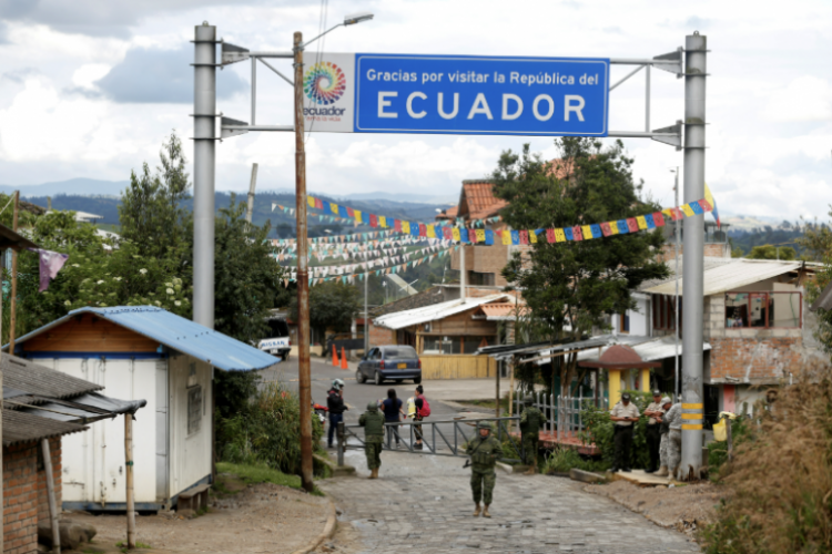 <p>Ecuador anuncia que eleva aranceles a productos procedentes de Colombia al 100%</p>