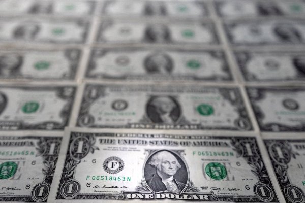 <p>El dólar era favorecido en el mercado chileno por una fuerte recuperación en el precio del cobre.</p>